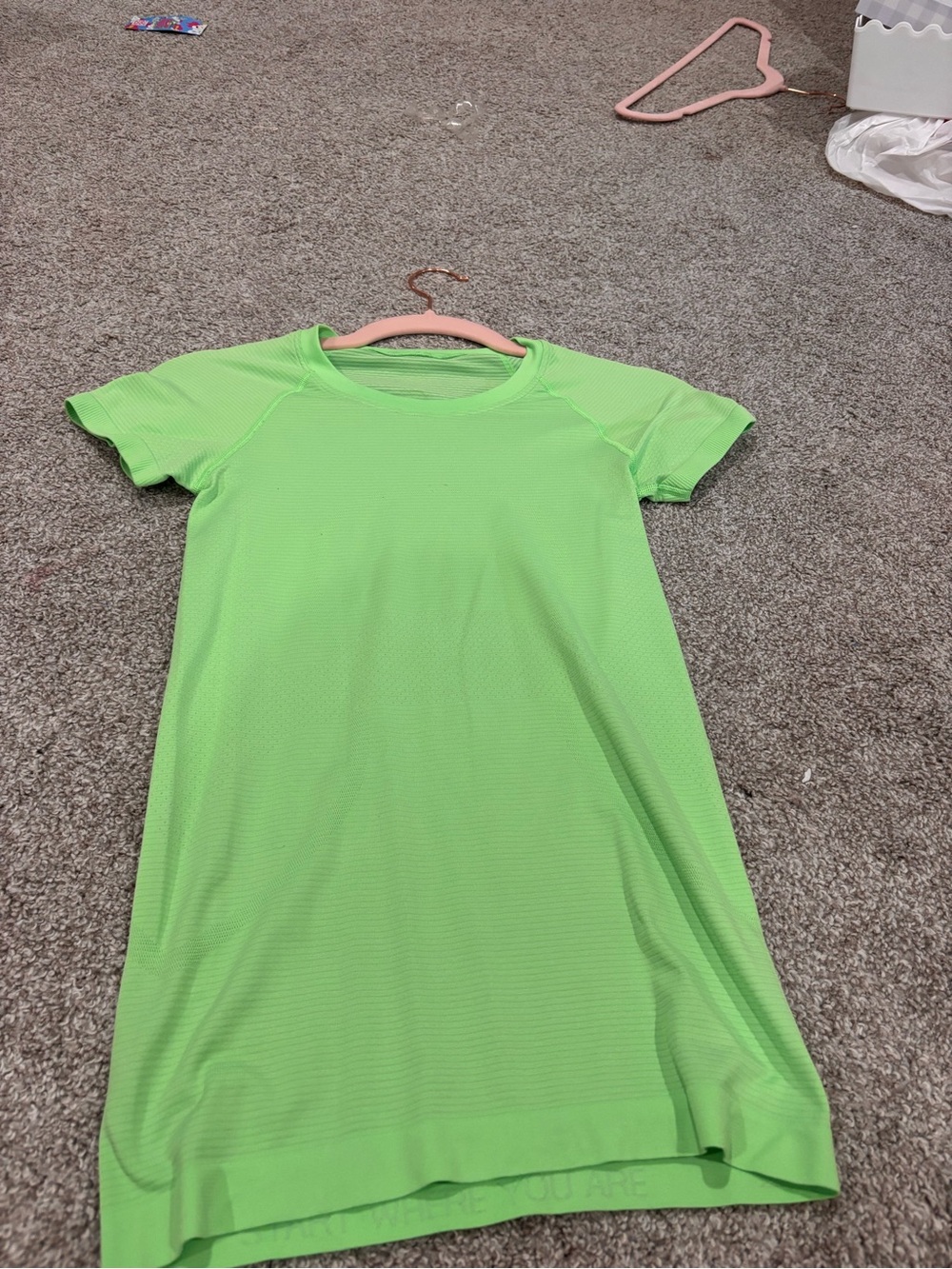 lululemon athletica Neon Green Short Sleeve Active Top no rip tag